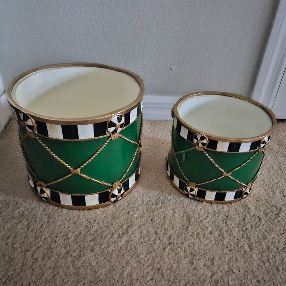 RARE RETIRED 2 MACKENZIE CHILDS EMERALD GREEN CHRISTMAS DRUM STAND PLANTER POT - Picture 1 of 9